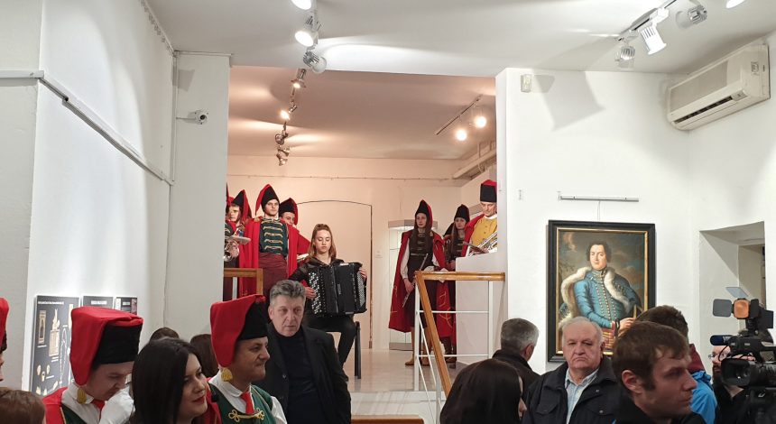 20200116_181442 Otvorenje izložbe Barun Trenk, novo lice legende