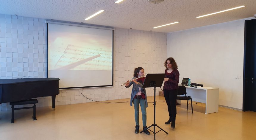 Lucija Zovko Čevapović održala predavanje na temu “Priprema učenika za javni nastup”