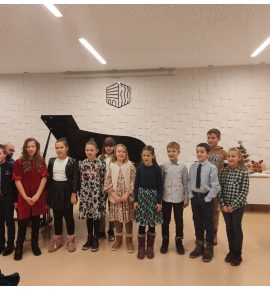 1639565263056 Božićna priča klavirskog odjela