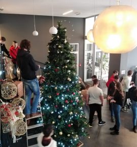 263358144_1999110963591117_2629984661276256024_n Okitili smo božićnu jelku