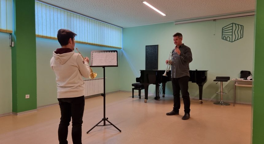 20220210_092100 Seminar iz trube obilježen koncertom učenika i gostujućeg prof. Daria Teskere