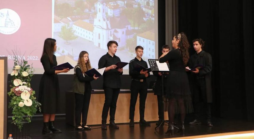 FB_IMG_1664313113204 Nastup naših učenika u Dvorani svete Terezije Avilske u Požegi