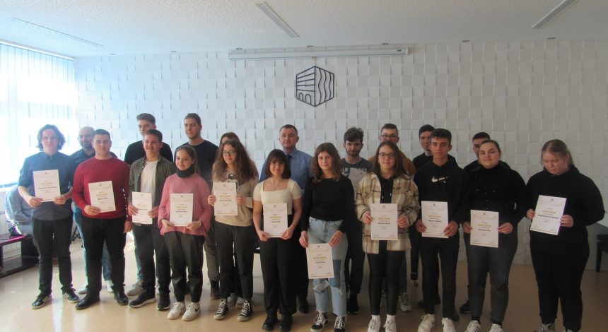 FOTO VIJESTI – Dodjela diploma učenicima i njihovim mentorima koji su sudjelovali na Školskom natjecanju 2022./2023.