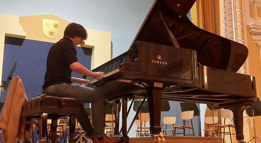 IMG-20240423-WA0027 Nastup učenika Mihaela Mažurana sa Simfonijskim orkestrom Glazbene škole Celje