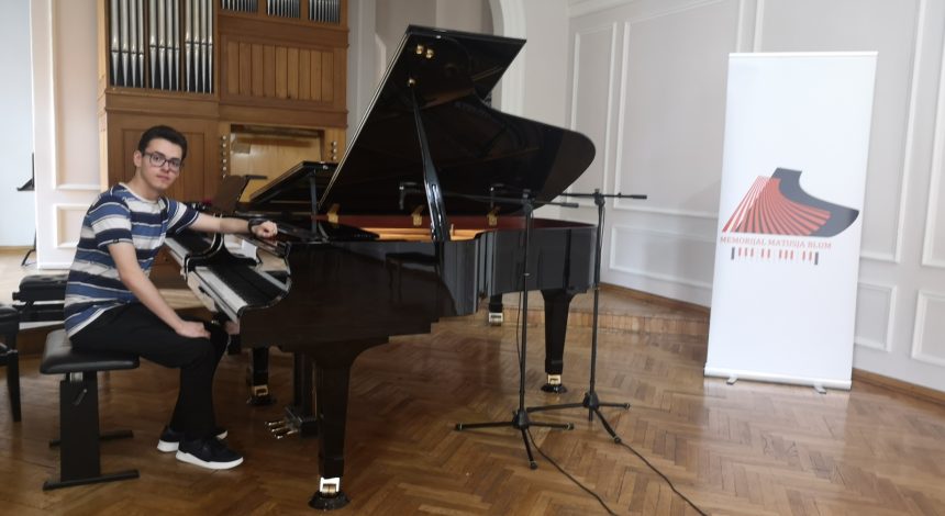 batch_IMG_20240508_135842 Naš učenik sudjelovao na Međunarodnom natjecanju klavirista Matusja Blum u Sarajevu