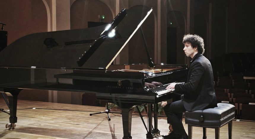 Aljoša Jurinić održao koncert u našoj školi