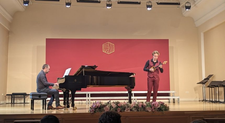 smanjenoIMG-ad08eb33c1ad18a1836e6c03de63efb8-V Maturalni koncert – Jakov Gitt, Antonio Žeravica i Tomislav Križanović