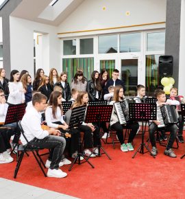 Nastup učenika Područnog odjeljenja Pleternica na svečanom otvorenju novoizgrađenog područnog vrtića u Gradcu