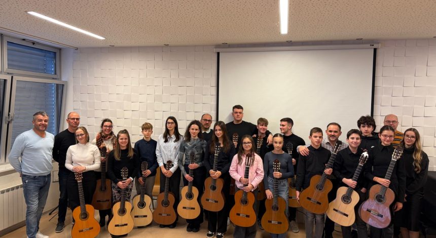 Gitarom kroz stoljeća