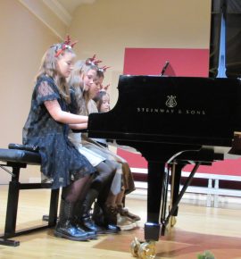 Koncert najmlađih učenika klavirista “Božićna bajka”