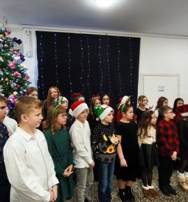 Božićni koncert učenika Područnog odjeljenja Velika