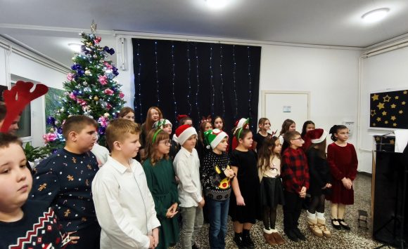 Božićni koncert učenika Područnog odjeljenja Velika