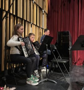 Učenici Područnog odjeljenja Pleternica sudjelovali na božićnom koncertu dječjeg vrtića Tratinčica