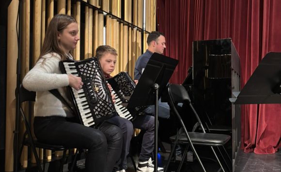 Učenici Područnog odjeljenja Pleternica sudjelovali na božićnom koncertu dječjeg vrtića Tratinčica