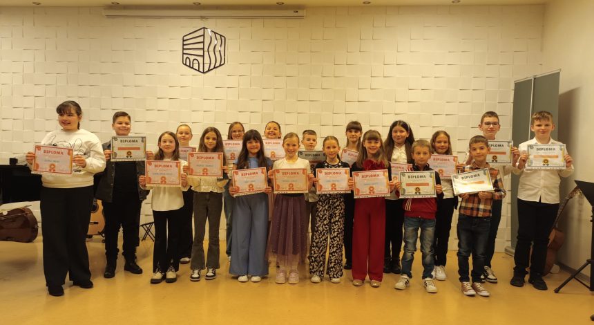 1000056997 Koncert najmlađih učenika odjela za gitaru i gudače