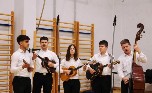 maz0020 Nastup naših učenika na otvorenju 29. Državnog prvenstva u mažoret plesu